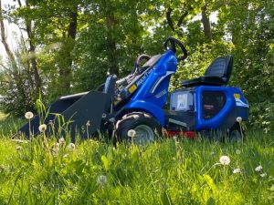 MultiOne mini loader 1 series with bucket full view from left side