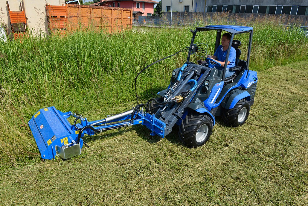 MultiOne mini loader 6 series with flail mower whit side shift