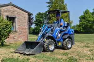 MultiOne mini loader 6k series bucket