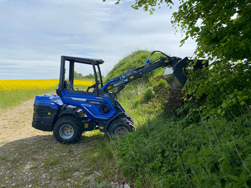 MultiOne mini loader 7.2k with grapple bucket