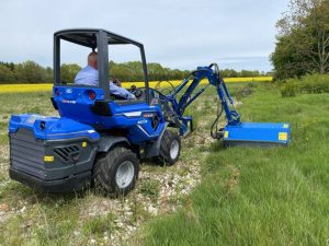 MultiOne mini loader 8.4 series 02 with side arm