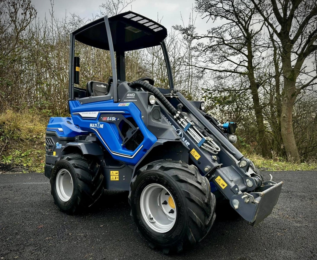 MultiOne mini loader 8.4 series 05 front view