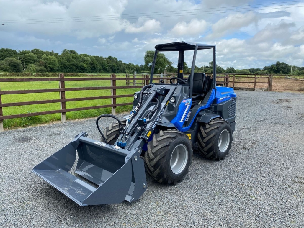 mini loader 8.5 series 03 with bucket