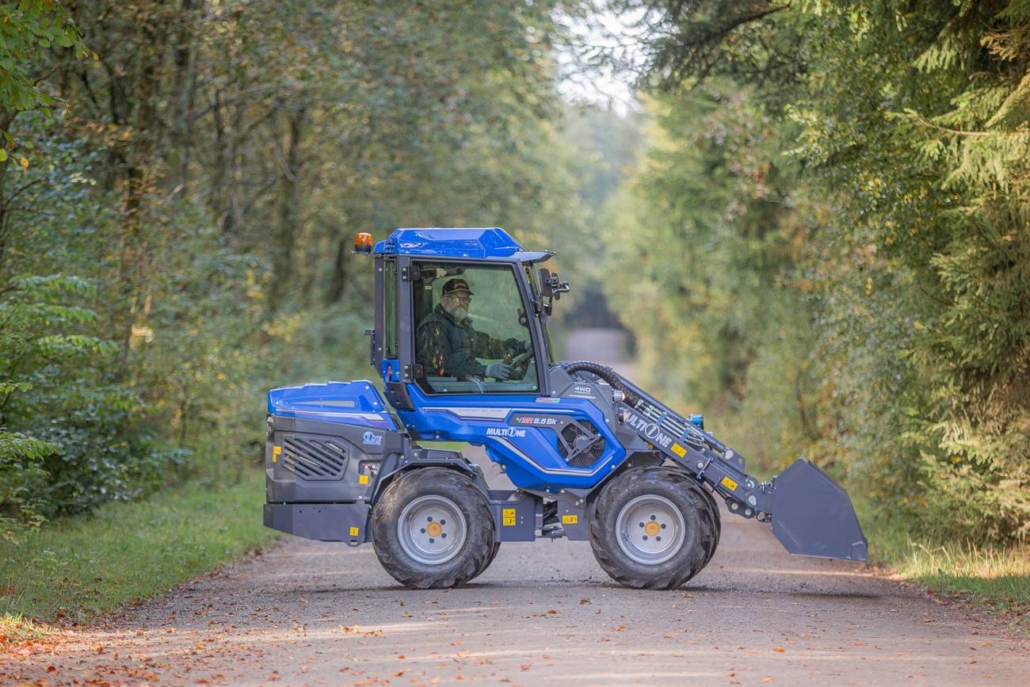 MultiOne mini loader 8.5 series 08 view from right side
