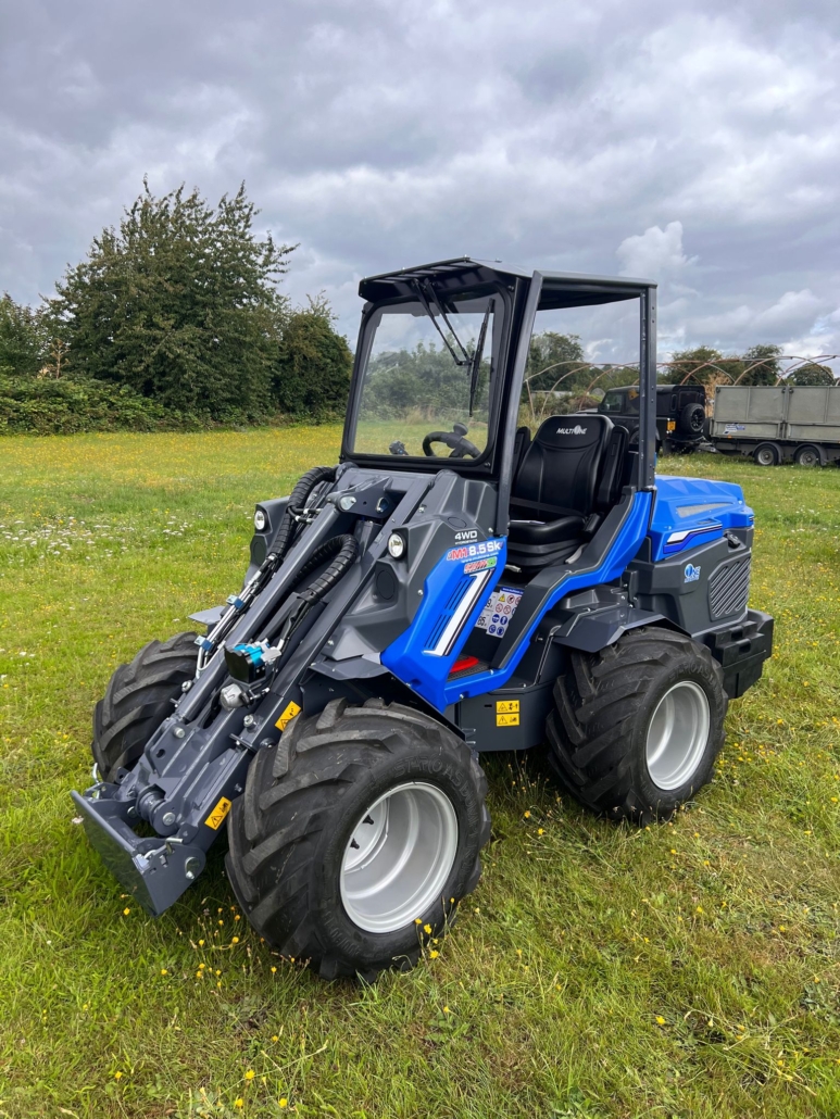 MultiOne mini loader 8.5 series 10 front view