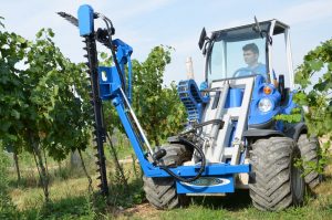 double blades hedge trimmer in a vineyard