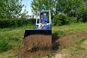 General bucket moving soil