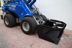 grapple bucket detail from right side