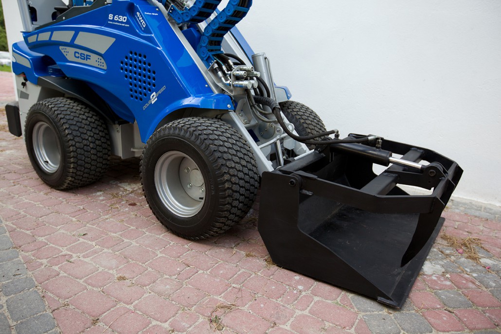 grapple bucket detail from right side