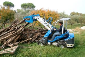 high volume log grab moving wood logs