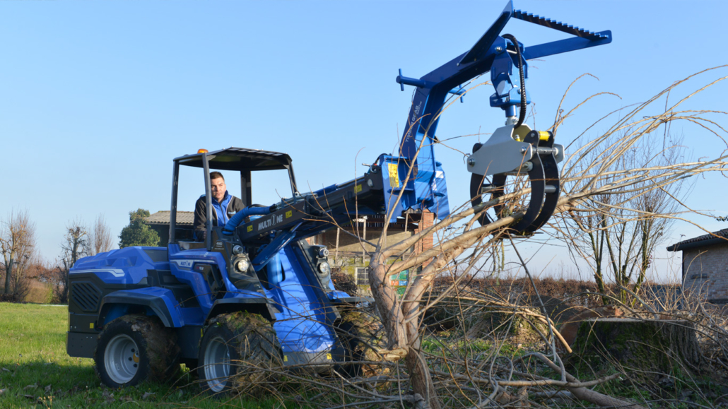 timber grab in action grabbing branches