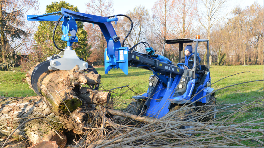 timber grab moving big logs